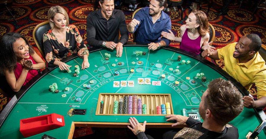 Quan sát cách chơi bài Baccarat lừa đảo