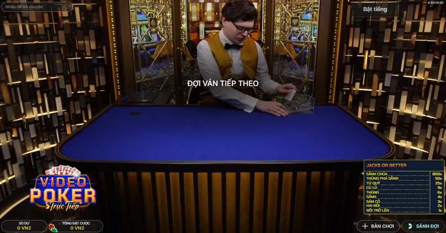 Có Dealer người thật hỗ trợ Poker 8DAY